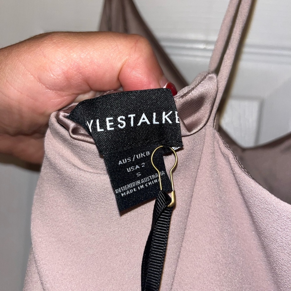 😍BRAND NEW WITH TAGS😍 STYLESTALKER GOLDSTEIN DRESS DUSTY PINK - SIZE 4 - Picture 9 of 9